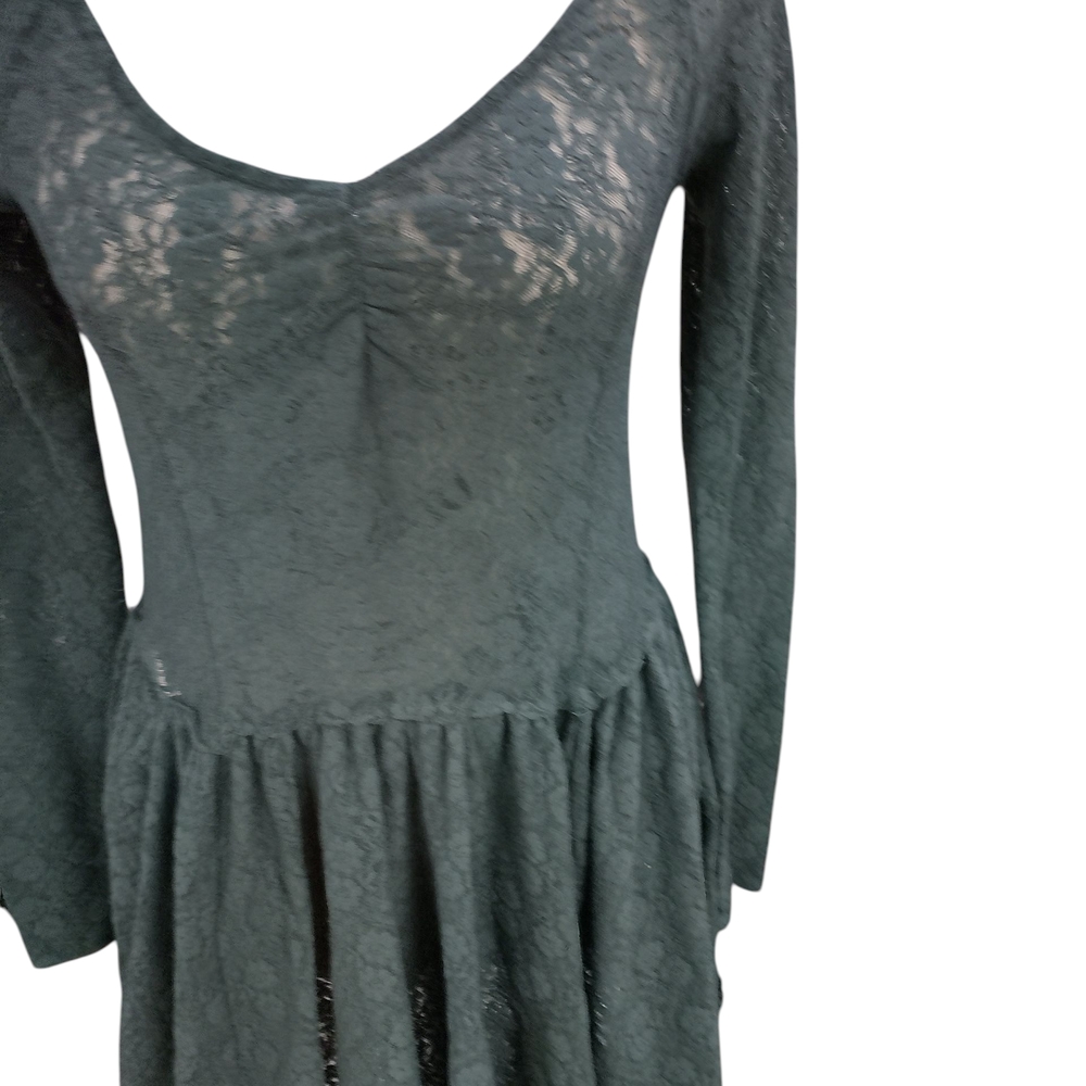Chic Long Sleeve Lace Dress in Forest Green - Picture 6 of 7
